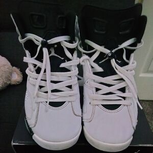 Jordan 6 Retro Reserve Oreos Size 9.5